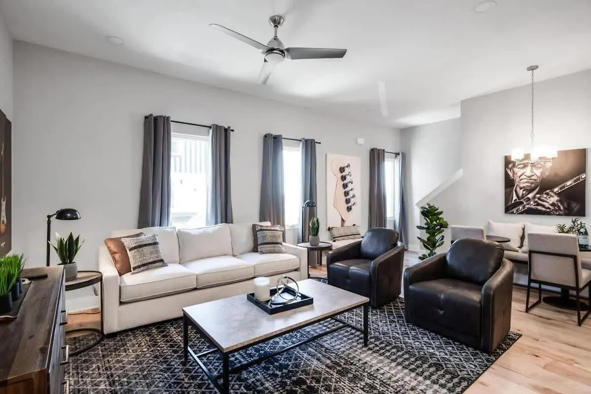 Side By Side Nash Homes - Relaxing Rooftop Patios Nashville United States